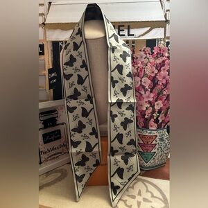 ✨ New ✨ Elegant Butterfly Twilly Scarf ✨